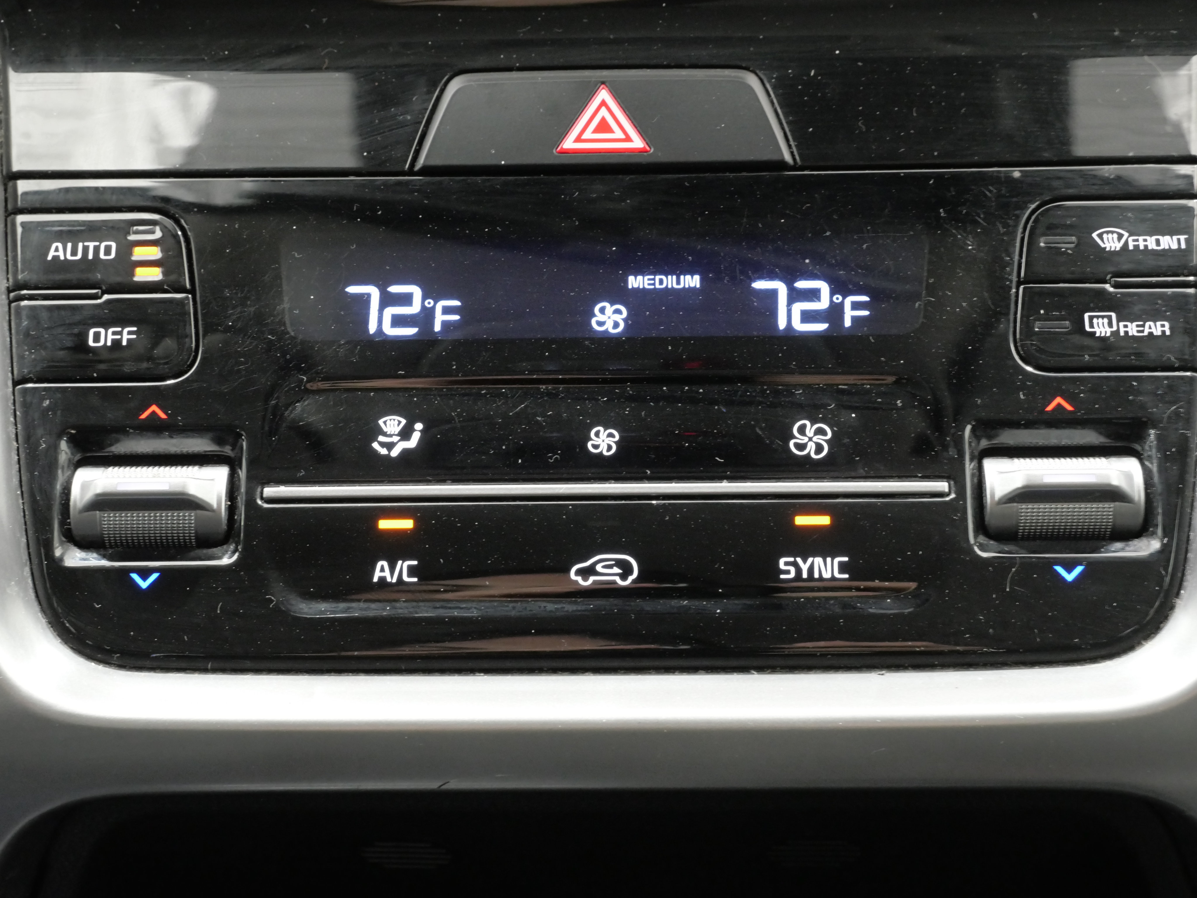Used 2022 Kia Sorento S FWD image 17