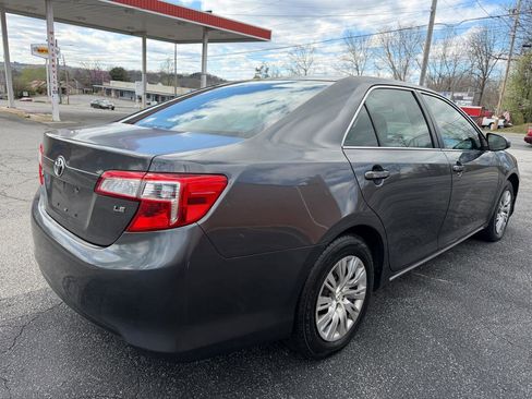 Used 2012 Toyota Camry LE image 5