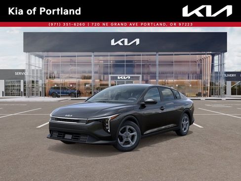 New 2025 Kia K4 LXS image 1