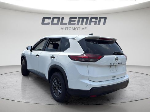 Used 2025 Nissan Rogue S FWD image 3