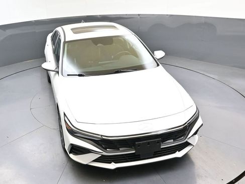 Used 2025 Hyundai Elantra SEL w/ Cargo Package image 52