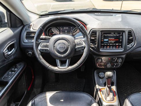 Used 2017 Jeep Compass Trailhawk w/ Navigation Group AWD/4WD image 11