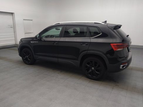 Used 2023 Volkswagen Taos SE w/ Black Wheel Package FWD image 3