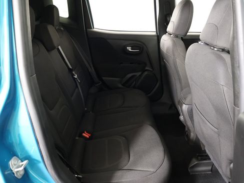 Used 2020 Jeep Renegade Latitude w/ Popular Equipment Group FWD image 31