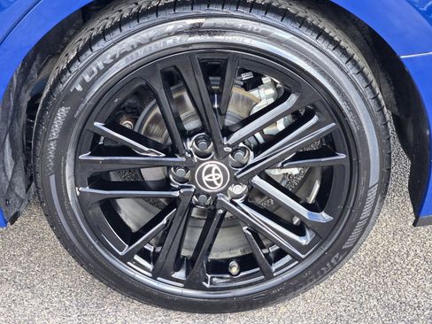 Used 2025 Toyota Camry SE w/ Convenience Package image 8