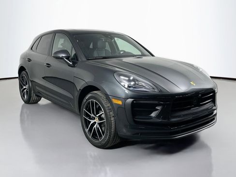 Certified 2025 Porsche Macan image 8