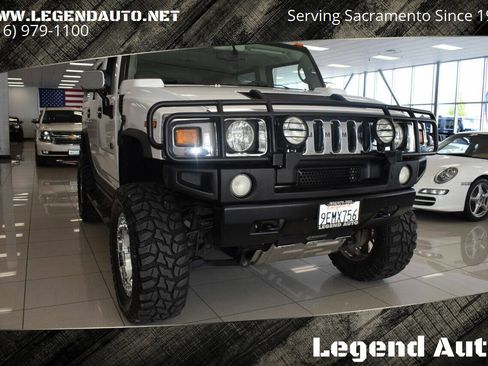 Used 2003 HUMMER H2 w/ Preferred Equipment Group image 2