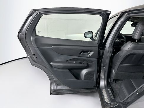 Used 2023 Nissan Ariya AWD image 26