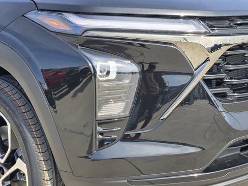 New 2026 Chevrolet Trax RS w/ Driver Confidence Package image 9