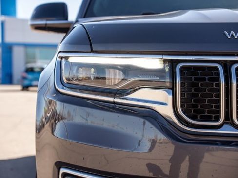 Used 2024 Jeep Wagoneer L Series II w/ Flexible Seating Group image 13