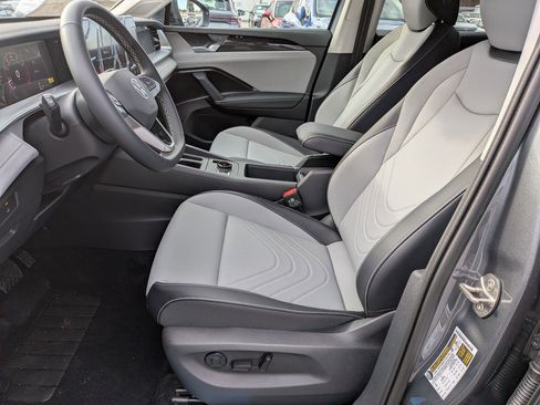 New 2026 Volkswagen Tiguan SE image 14