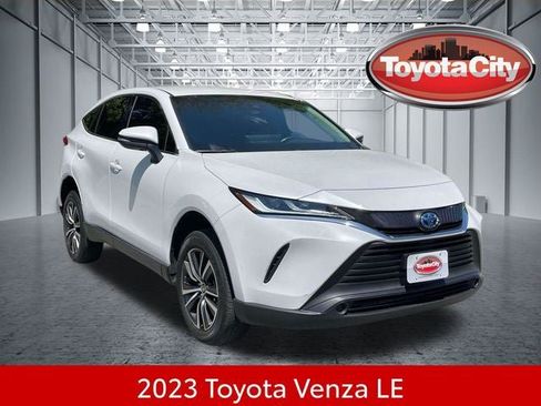 Used 2023 Toyota Venza LE AWD/4WD image 1