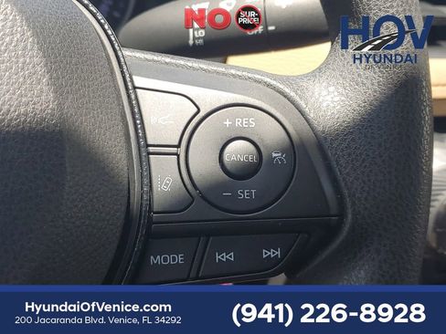 Used 2020 Toyota RAV4 LE AWD/4WD image 25