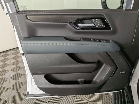 New 2026 GMC Yukon XL AT4 w/ AT4 Premium Plus Package AWD/4WD image 15