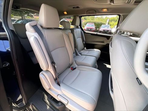 Used 2018 Honda Odyssey Elite image 16