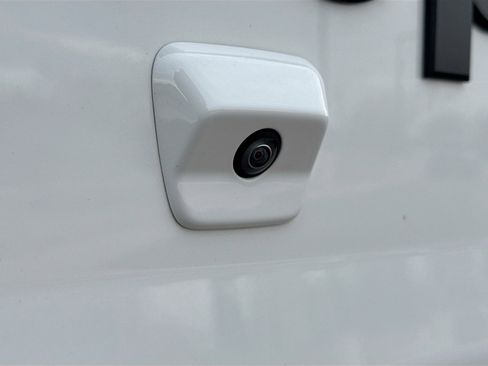 Used 2024 Jeep Gladiator Sport image 14