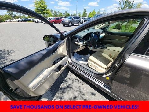 Used 2018 Toyota Camry XLE w/ Driver Assist Package FWD image 24