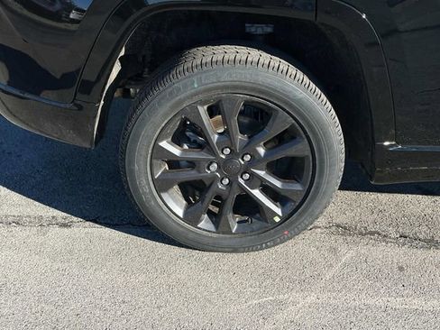 New 2026 Jeep Grand Cherokee Limited image 38