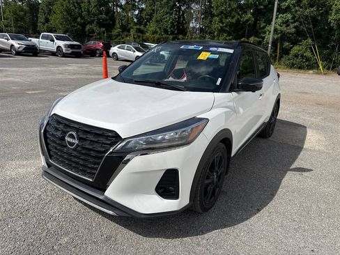 Used 2023 Nissan Kicks SR FWD image 4