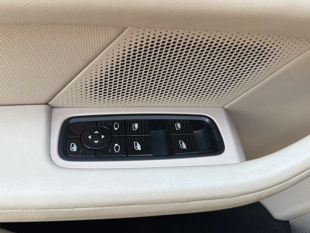 Used 2021 Porsche Taycan RWD image 11