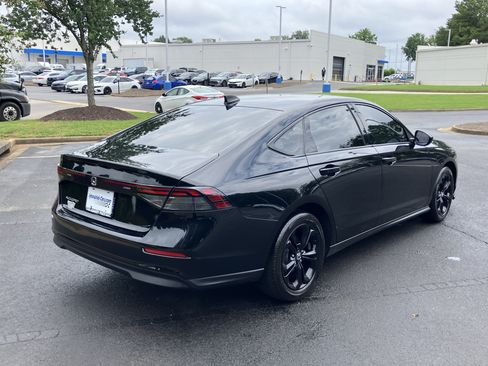 Used 2025 Honda Accord SE image 10