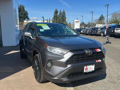 Certified 2019 Toyota RAV4 XLE image 3