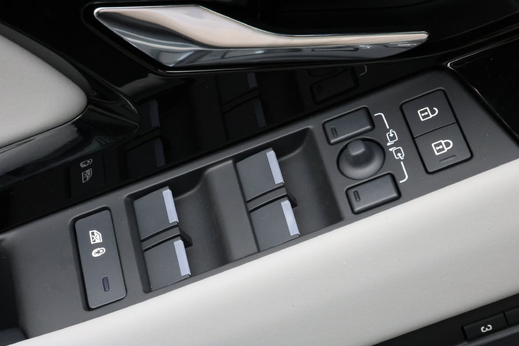 New 2026 Land Rover Range Rover Evoque S AWD/4WD image 12