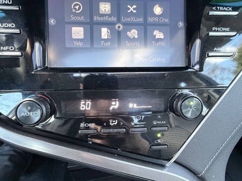 Used 2021 Toyota Corolla LE FWD image 11