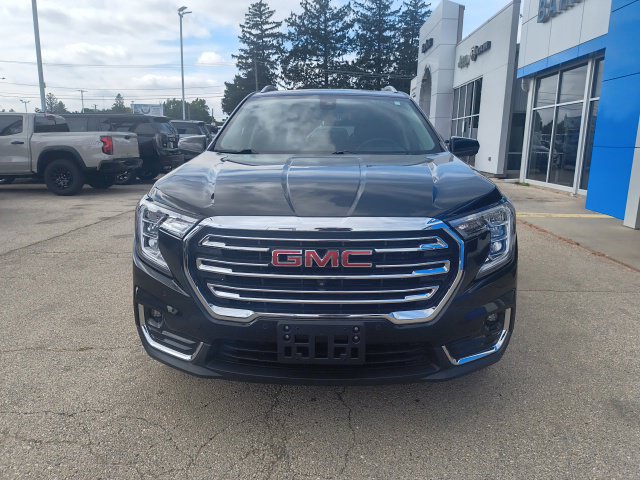 Used 2022 GMC Terrain SLT w/ Infotainment Package II AWD/4WD image 3