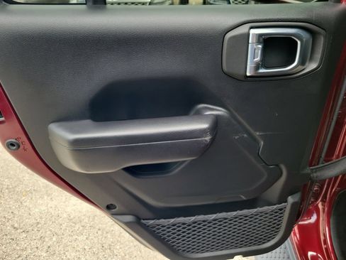 Used 2021 Jeep Wrangler Unlimited Sport w/ Sun And Sound Package AWD/4WD image 13