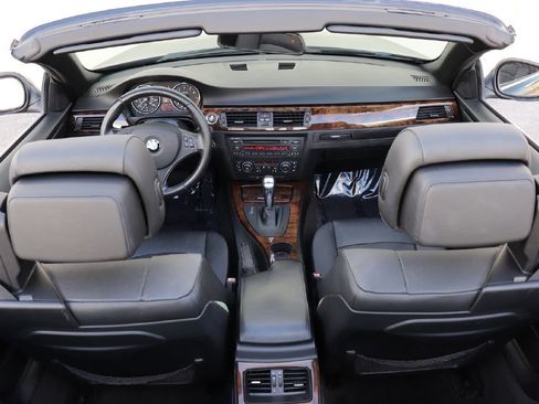 Used 2013 BMW 335i Convertible w/ Premium Pkg image 32