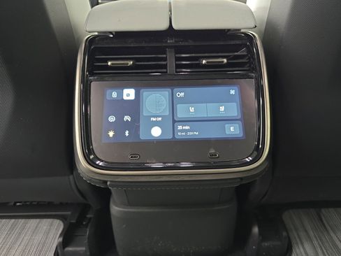 Used 2024 Rivian R1S Adventure image 30