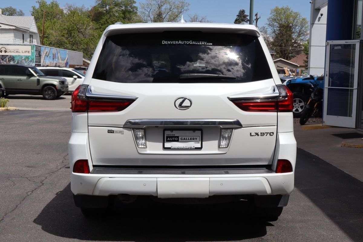 Used 2016 Lexus LX 570 4WD w/ Luxury Package image 4