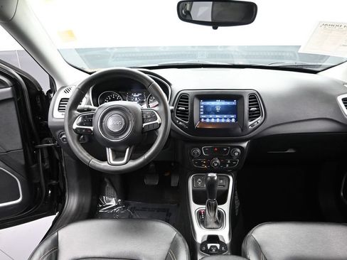Used 2021 Jeep Compass Latitude FWD image 17