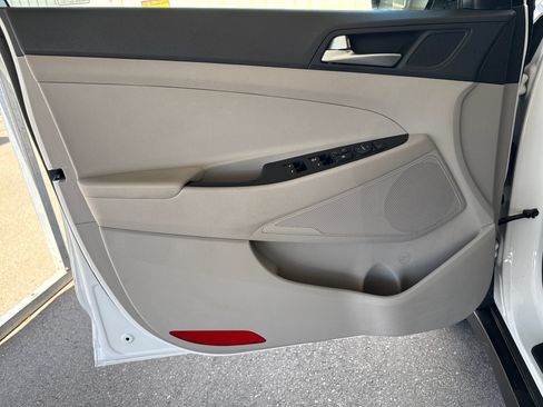 Used 2020 Hyundai Tucson SE w/ Cargo Package FWD image 13