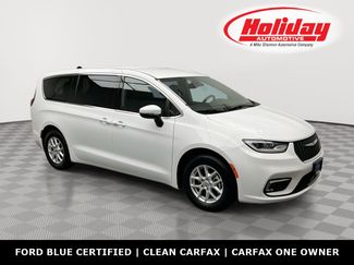 Used 2023 Chrysler Pacifica Touring video 1