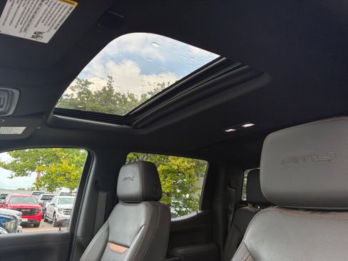 Used 2022 GMC Sierra 1500 AT4 w/ AT4 Preferred Package image 19