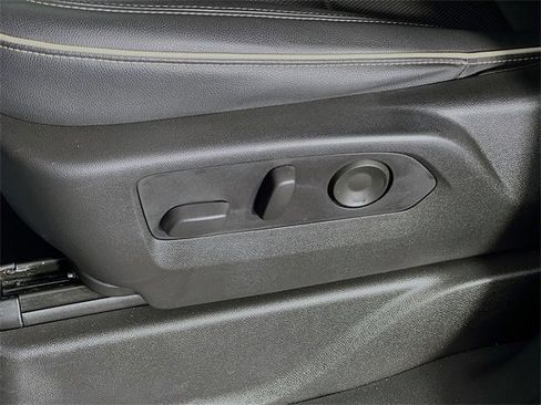 Used 2021 Chevrolet Tahoe Premier w/ Premium Package image 12