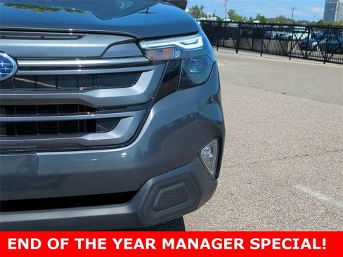 Used 2025 Subaru Forester Premium w/ Convenience Package #1 image 10