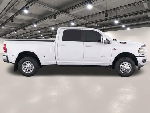 Used 2025 RAM 3500 Laramie AWD/4WD image 8