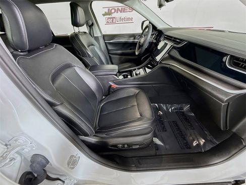 Used 2022 Jeep Grand Cherokee Limited 4xe image 33