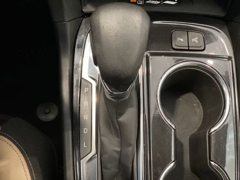 Used 2022 Chevrolet Equinox Premier image 23