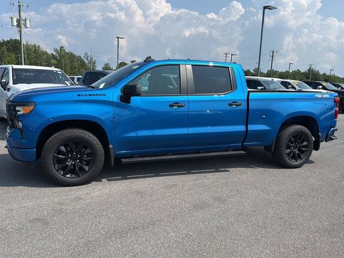 Used 2023 Chevrolet Silverado 1500 Custom w/ LPO, Dark Essentials Package AWD/4WD image 5