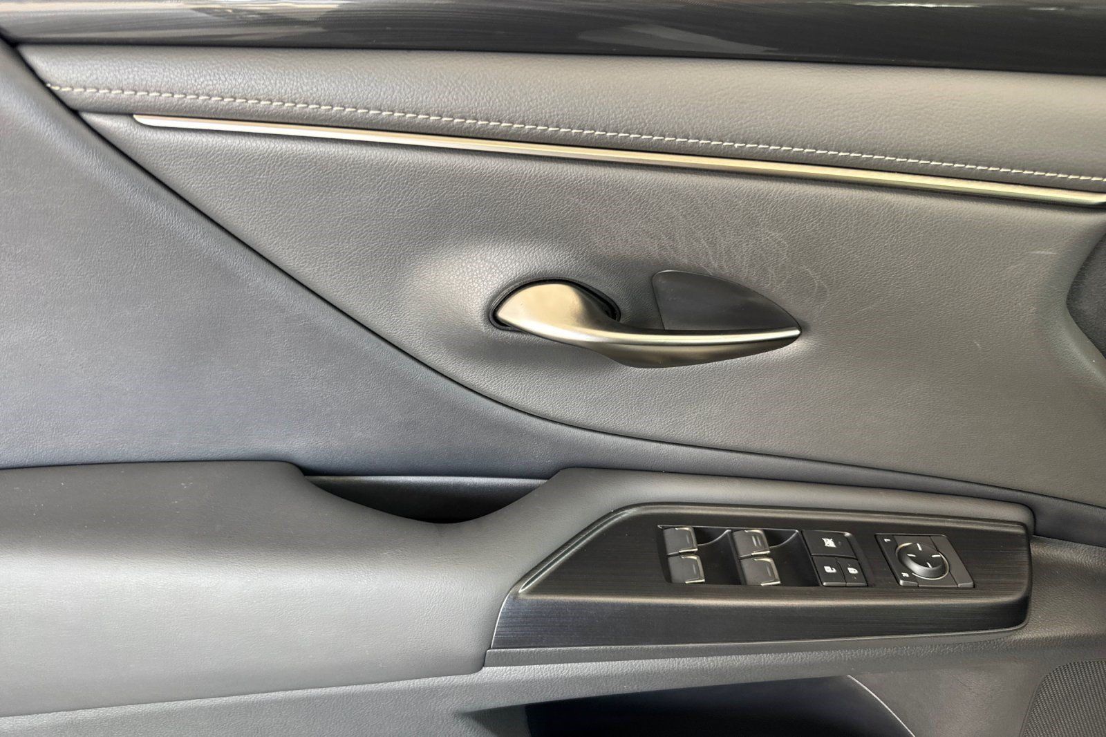Certified 2021 Lexus ES 350 FWD image 12