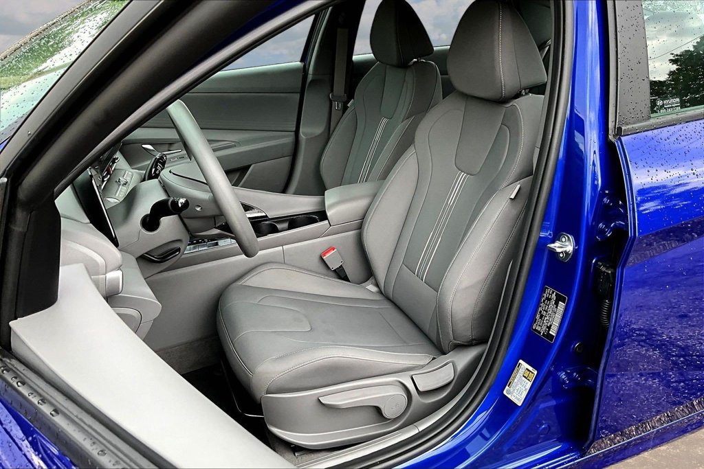 Used 2024 Hyundai Elantra Blue FWD image 23
