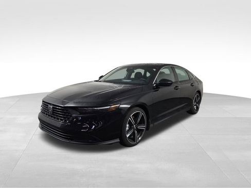 Used 2025 Honda Accord Sport image 2
