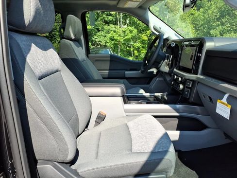 New 2026 Ford F250 XLT w/ XLT Premium Package AWD/4WD image 14