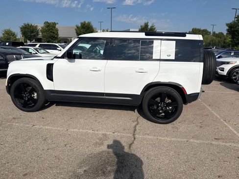 Used 2024 Land Rover Defender 110 S AWD/4WD image 8