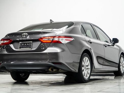 Used 2020 Toyota Camry LE FWD image 12