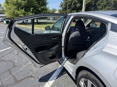 Used 2019 Nissan Altima 2.5 S FWD image 12